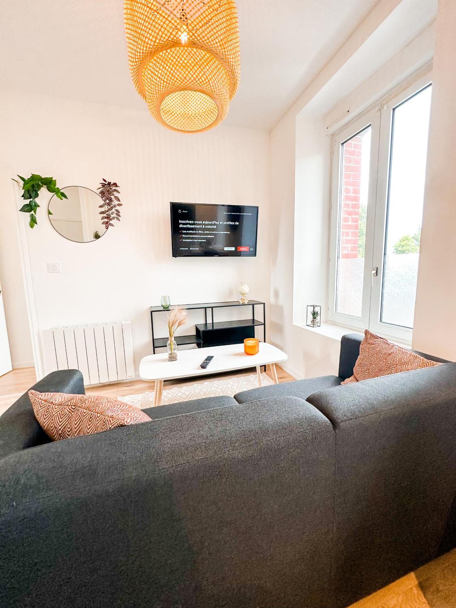 Appartement New: Agreable & Lumineux *Gare* à Guingamp Extérieur photo